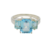 Sterling Silver Triple Graduating Blue Topaz Dress Ring Vintage c1970 Size P
