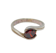 Sterling Silver Garnet Solitaire Studio Style DressRing Vintage c1970 Size M 1/2