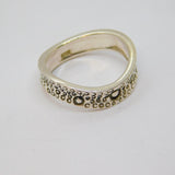 Sterling Silver Circles Pattern Wavy Band Ring Vintage c1970 Size P 1/2
