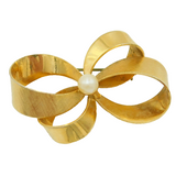 Gold Plated Pearl Set Textured Ribbon Form Brooch Vintage c1970