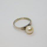 Sterling Silver Pearl Solitaire Studio Dress Ring Modern c1990 Size L 1/2