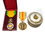French WW1-Period Soldiers Medal Group & Snuff Box Collection Antique