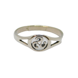 Sterling Silver Celtic Triskelion Design Signet Ring Vintage c1970 Size M 1/2