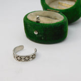 Sterling Silver Pretty Flower Stamp Design Toe Ring Vintage c1970 Size G 1/2