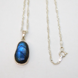Sterling Silver & Labradorite Set Bean Form Drop Pendant Necklace Vintage