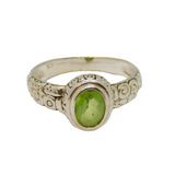 Sterling Silver Faceted Peridot Patterned Band Dress Ring Modern c1990 Size O