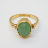 9ct Yellow Gold & Cabochon Green Jade or Aventurine Dress Ring Vintage