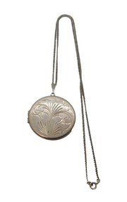 Sterling Silver Floral Round Locket Pendant Necklace Vintage 1976 Birmingham