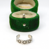 Sterling Silver Pretty Flower Stamp Design Toe Ring Vintage c1970 Size G 1/2