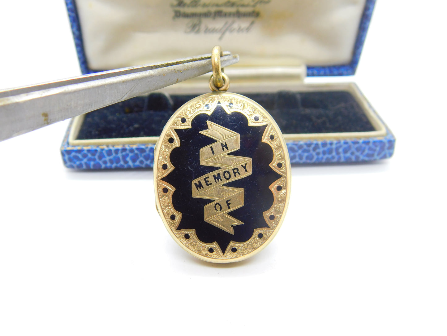 Victorian 9ct Gold Back & Front Black Enamel 'In Memory Of' Mourning Locket