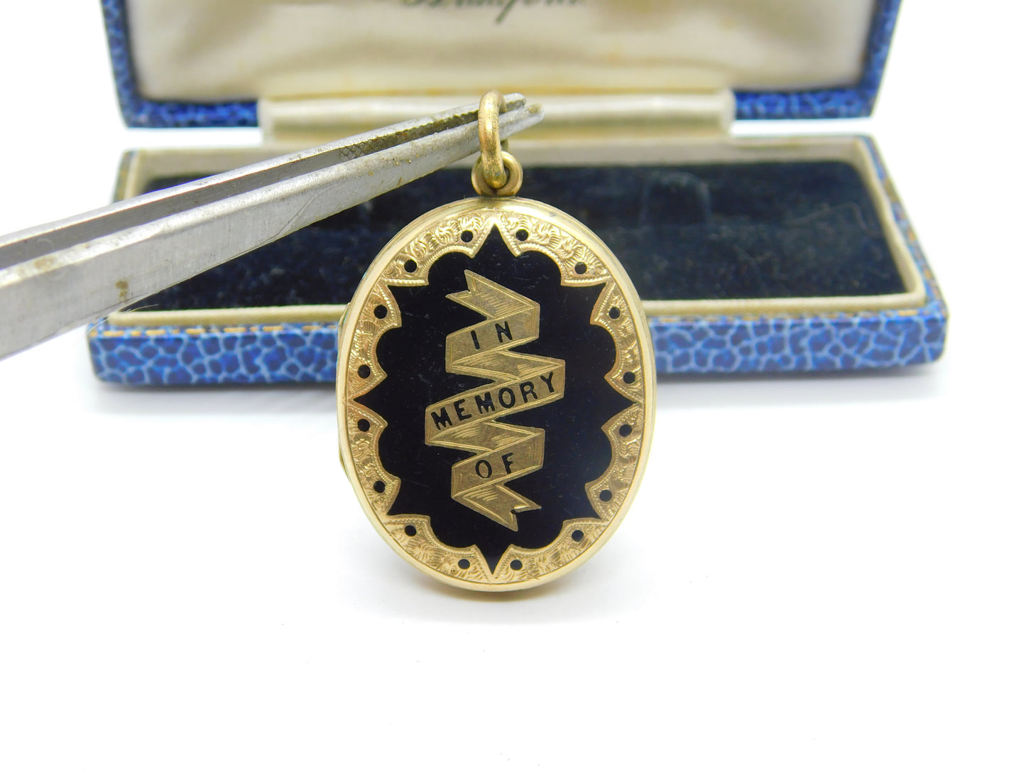 Victorian 9ct Gold Back & Front Black Enamel 'In Memory Of' Mourning Locket