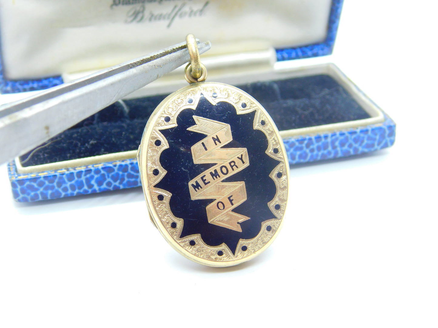 Victorian 9ct Gold Back & Front Black Enamel 'In Memory Of' Mourning Locket