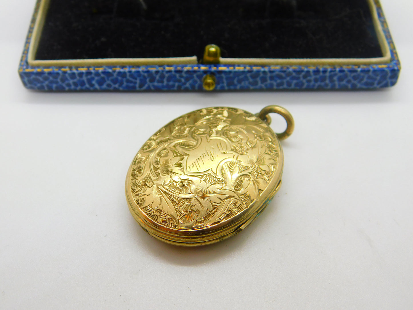 Victorian 9ct Gold Back & Front Black Enamel 'In Memory Of' Mourning Locket