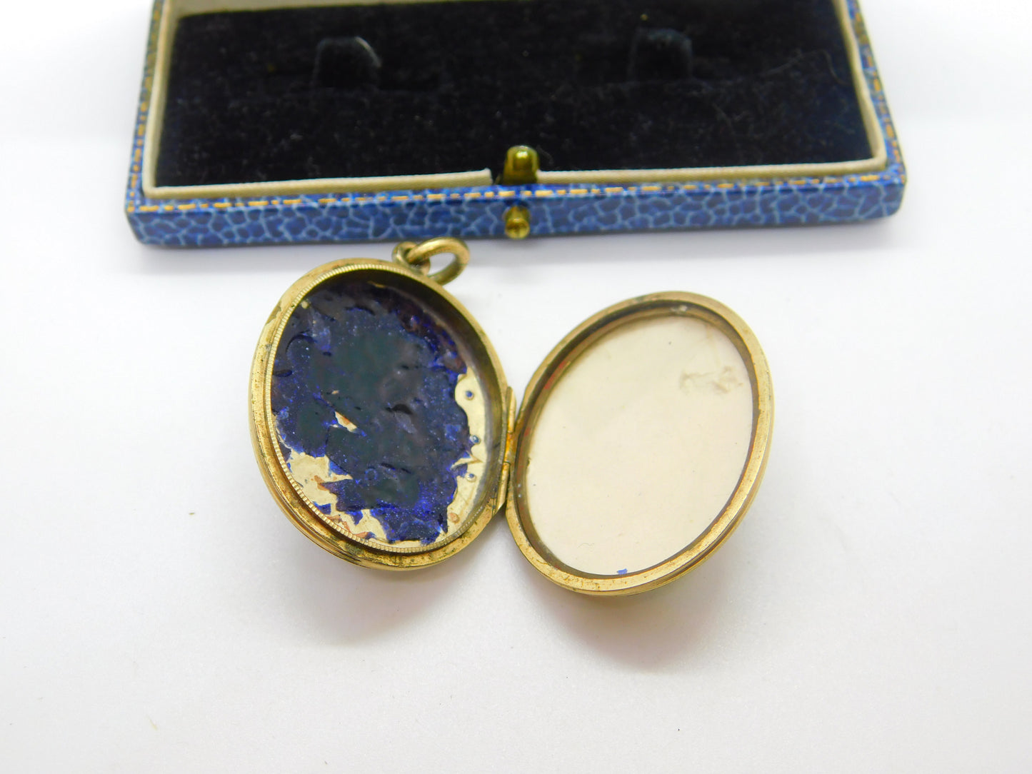 Victorian 9ct Gold Back & Front Black Enamel 'In Memory Of' Mourning Locket