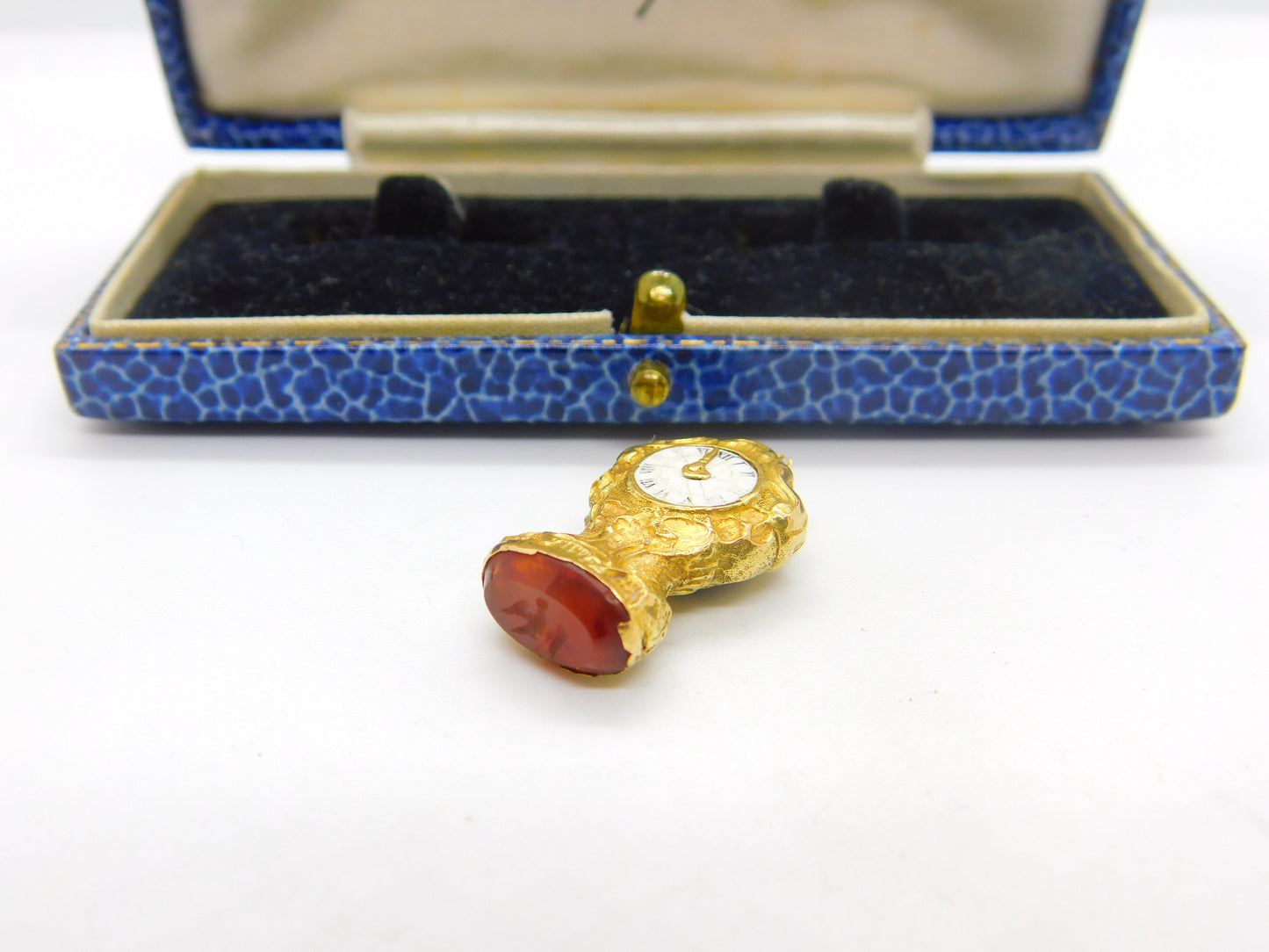 Georgian 18ct Gold & Carved Carnelian Dove Intaglio Clock Form Seal Fob c1800