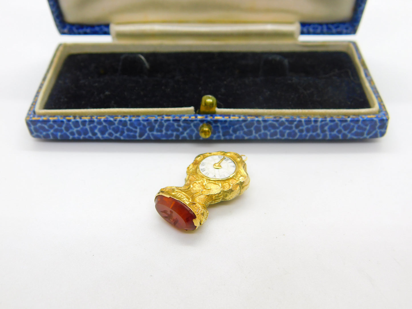 Georgian 18ct Gold & Carved Carnelian Dove Intaglio Clock Form Seal Fob c1800