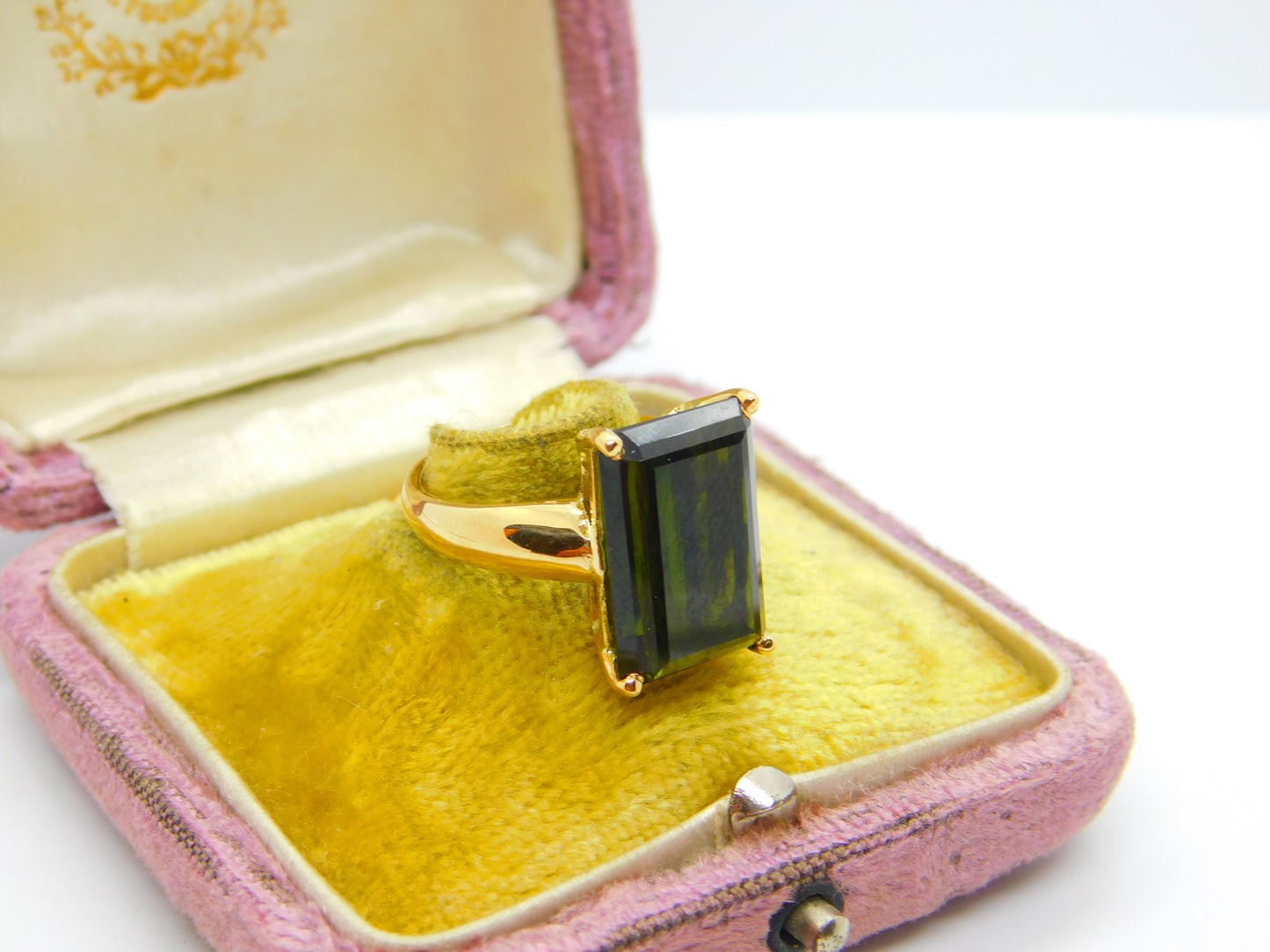 18ct Yellow Gold Baguette Cut Natural Green Tourmaline Cocktail Ring Vintage