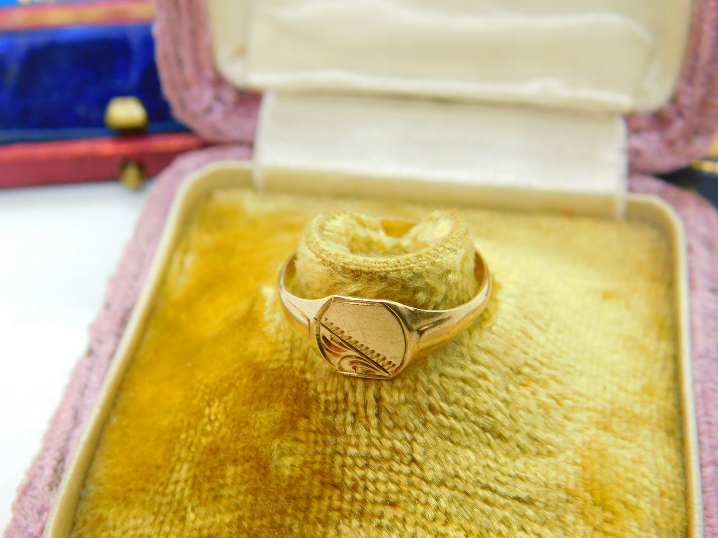 Small 9ct Yellow Gold Classic Signet Ring Vintage c1970 Birmingham Size K UK