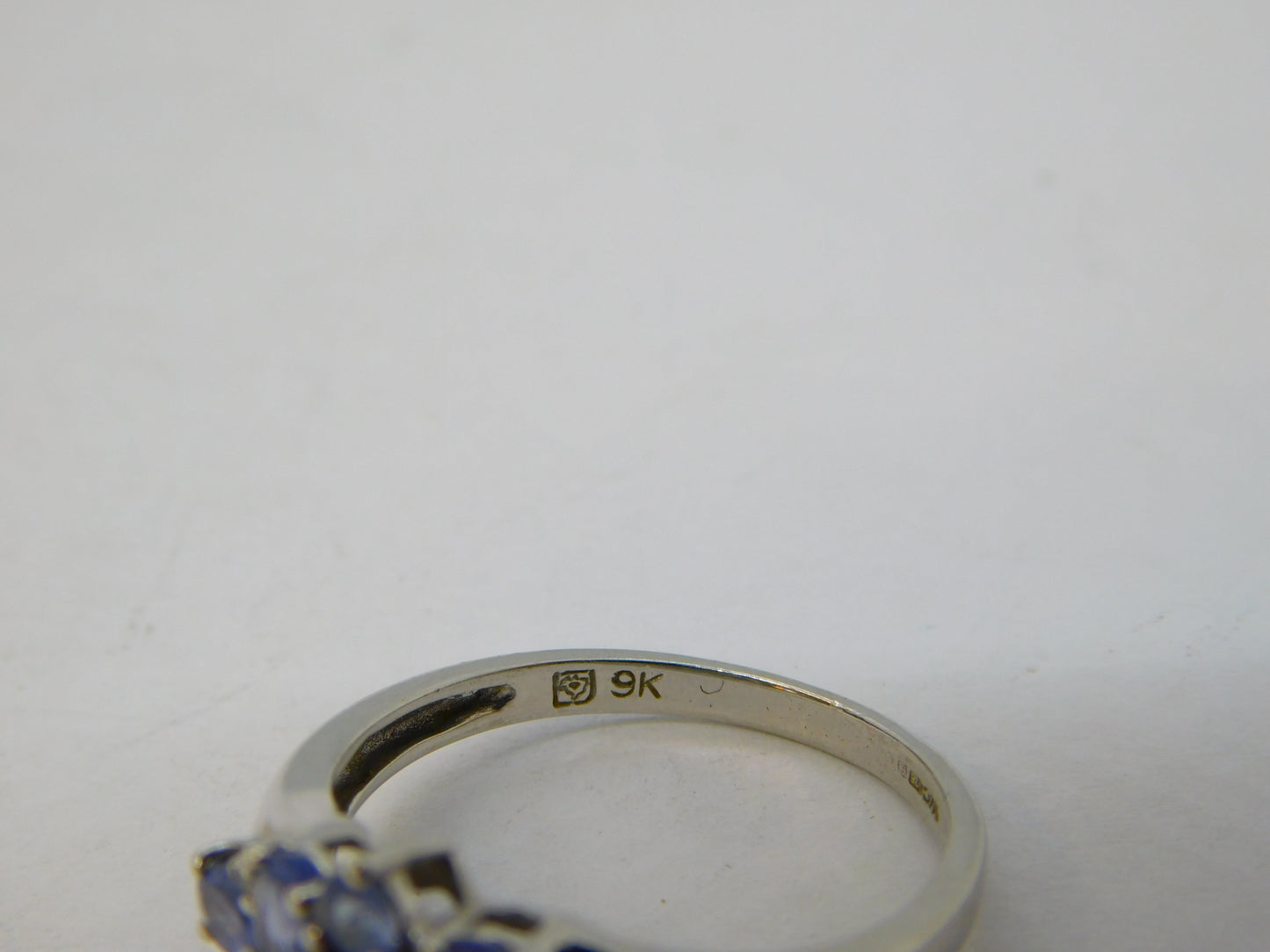 9ct White Gold & Tanzanite Set Cluster Ring Vintage c1980