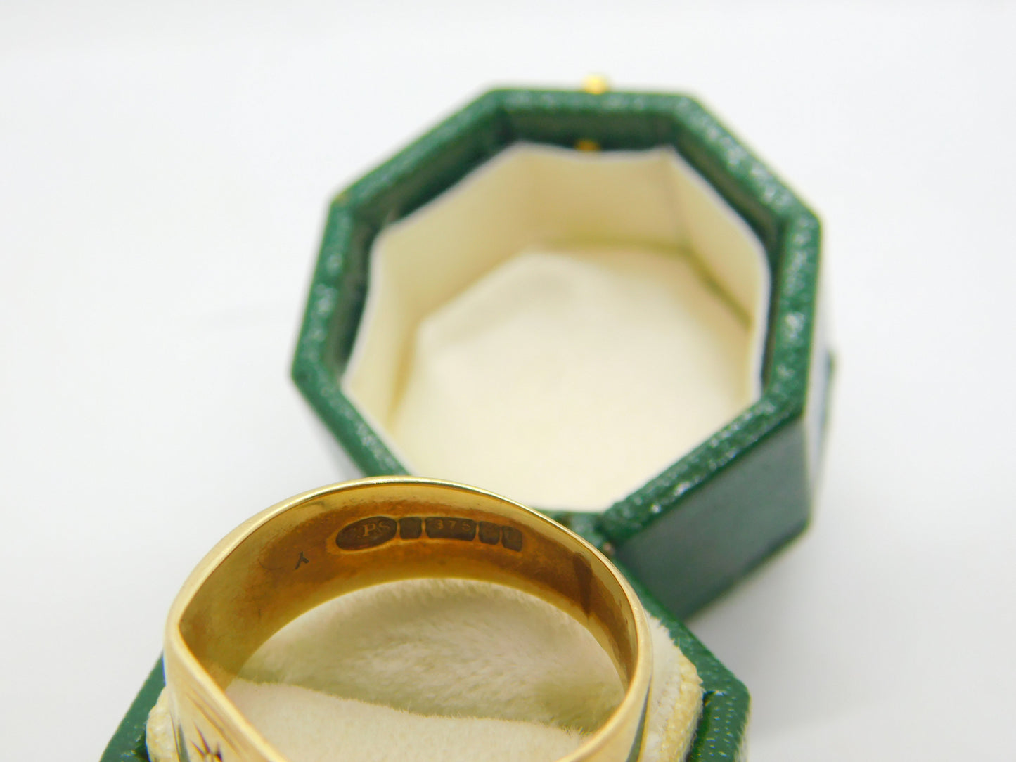 9ct Yellow Gold & Star Set Diamond Signet Ring Vintage 1970 Birmingham