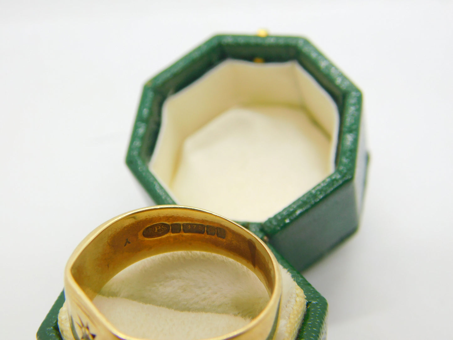 9ct Yellow Gold & Star Set Diamond Signet Ring Vintage 1970 Birmingham