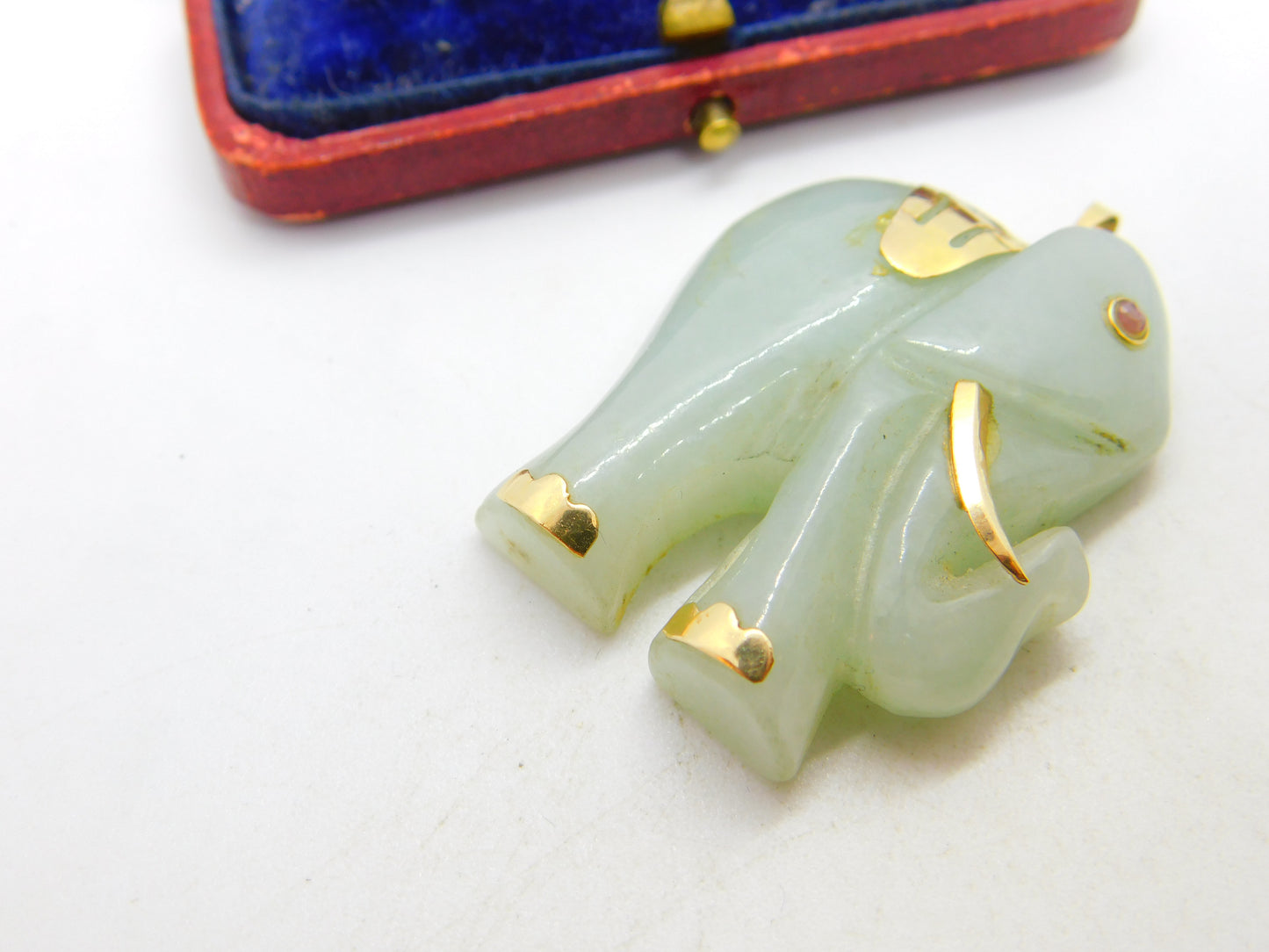 Large 14ct Yellow Gold Mounted Carved Jade Elephant Pendant Vintage c1960