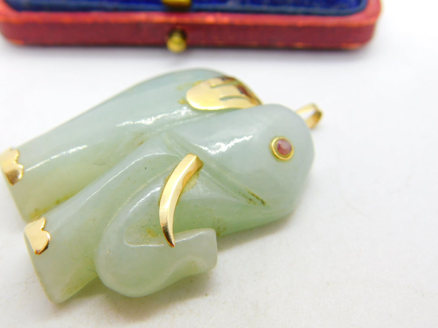 Large 14ct Yellow Gold Mounted Carved Jade Elephant Pendant Vintage c1960