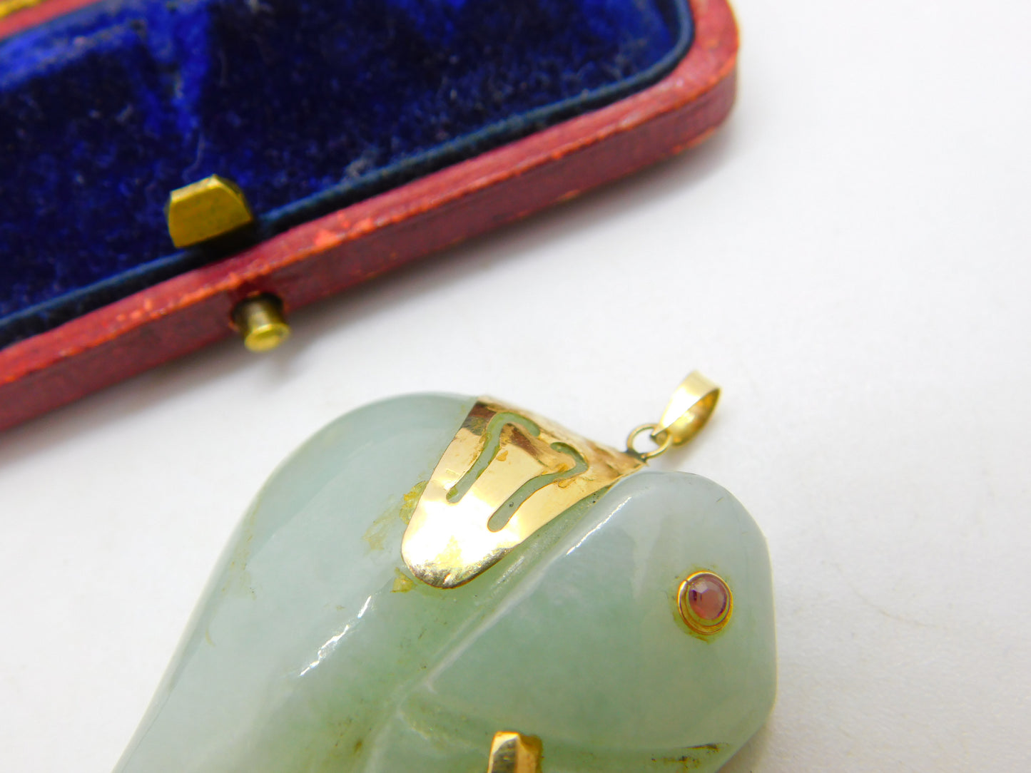 Large 14ct Yellow Gold Mounted Carved Jade Elephant Pendant Vintage c1960