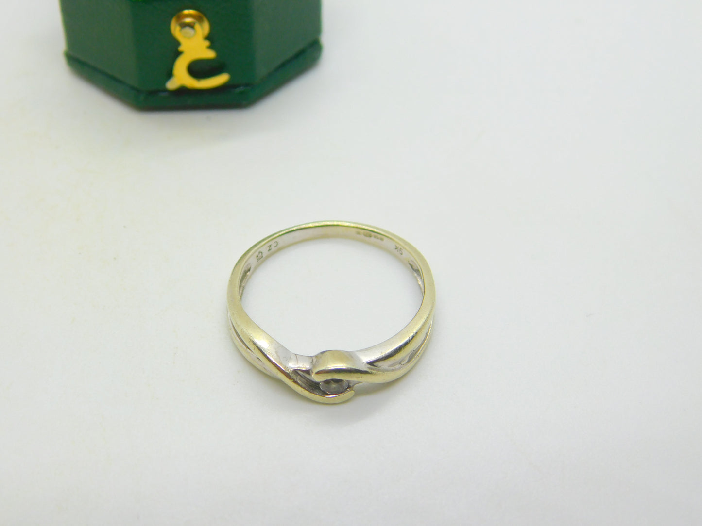 9ct White Gold & 0.1ct Diamond Crossover Ring Vintage c1990 London