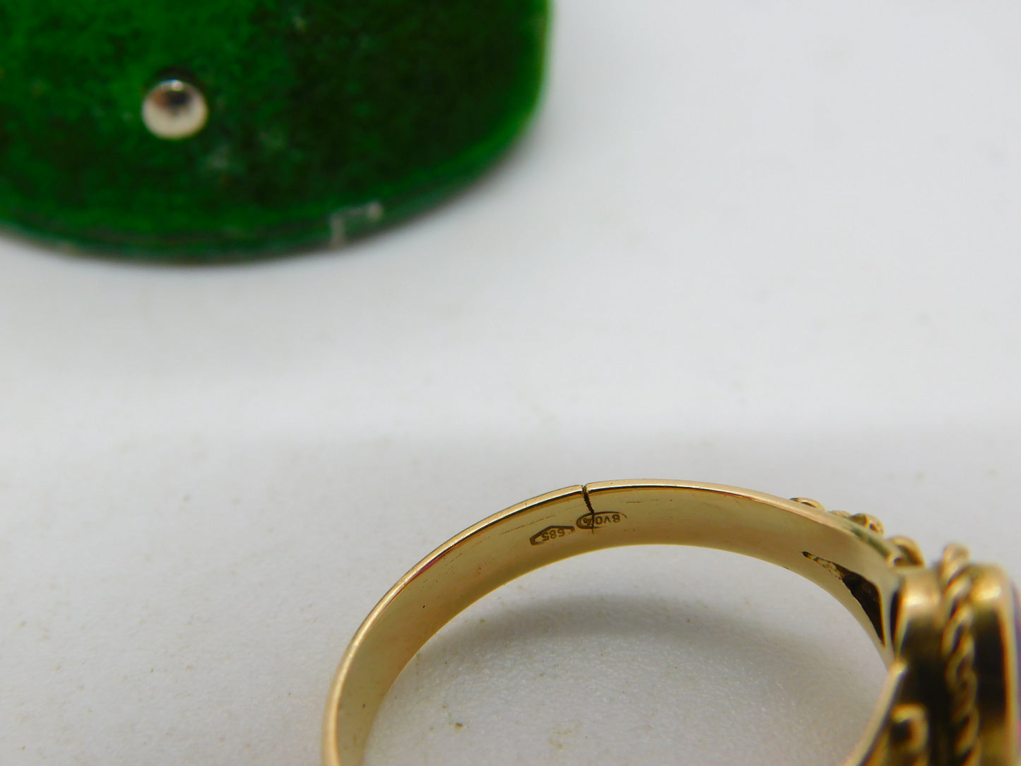 14ct Yellow Gold & 1ct Natural Ruby Dress Ring Vintage c1970