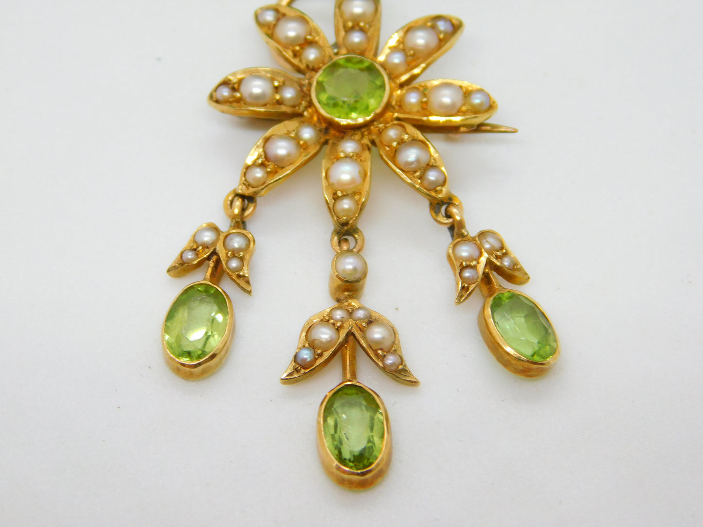 Edwardian 18ct Yellow Gold, Seed Pearl & Peridot Floral Lavalier Pendant Antique