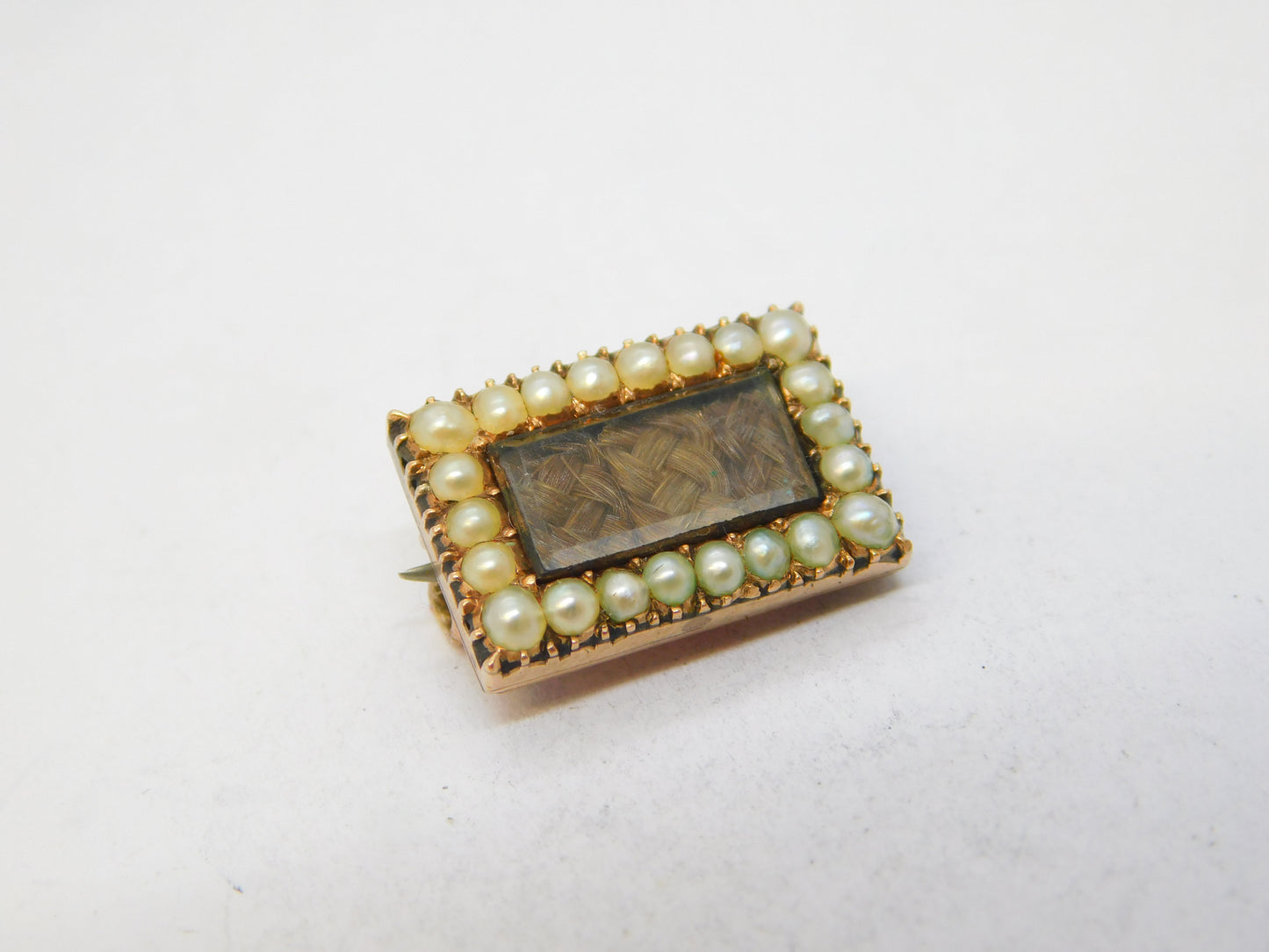 George III 10ct Rose Gold, Seed Pearl, Woven Hair, Agate Mourning Brooch Antique