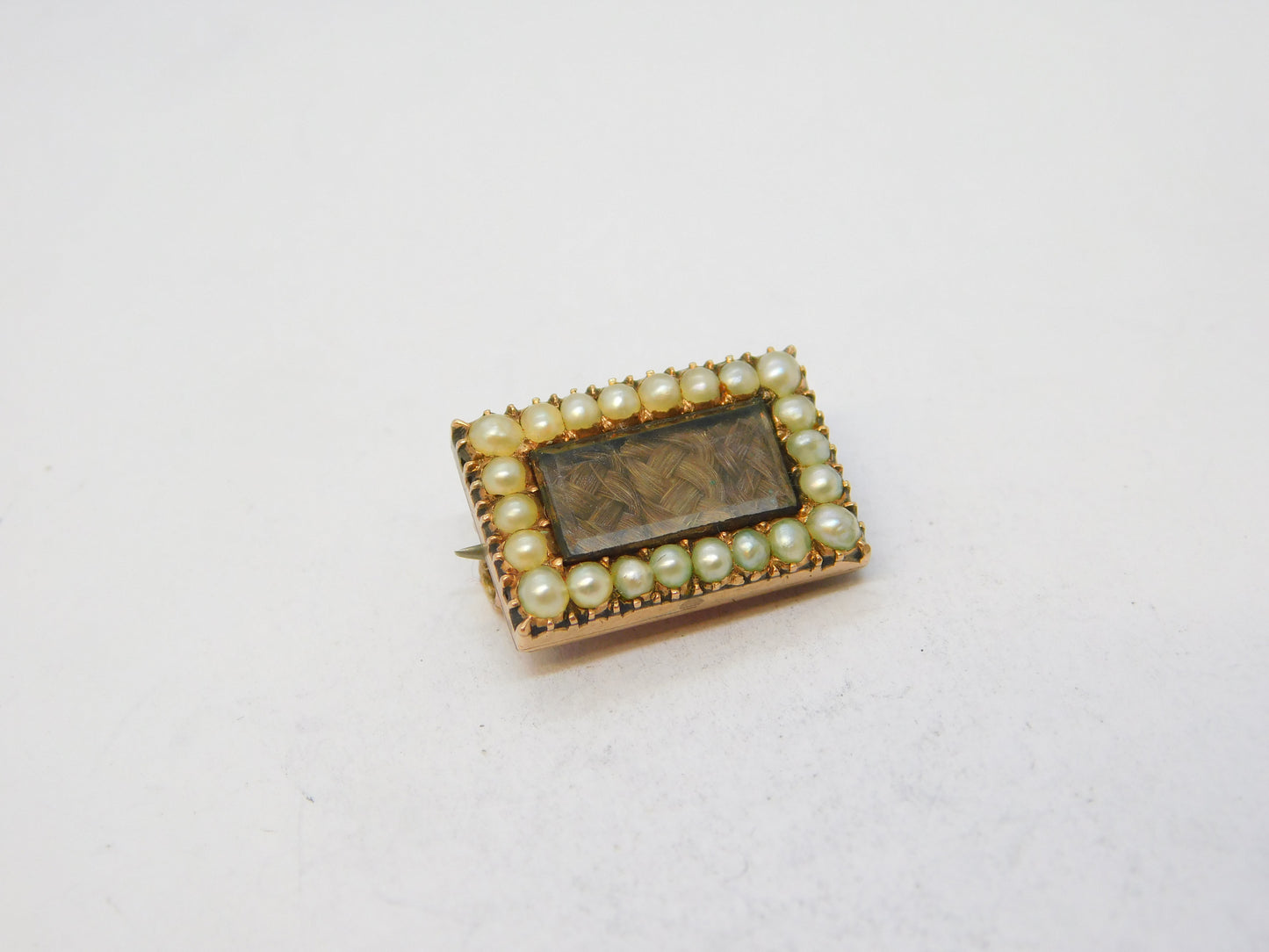 George III 10ct Rose Gold, Seed Pearl, Woven Hair, Agate Mourning Brooch Antique