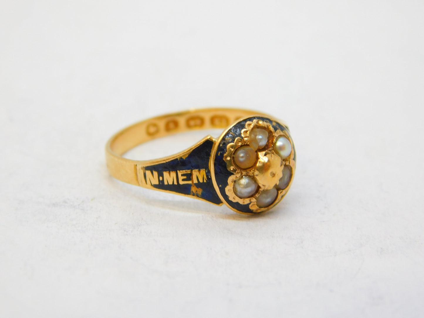 Victorian 18ct Gold Black Enamel 'In Memory Of' Mourning Ring Antique 1870 Birmingham
