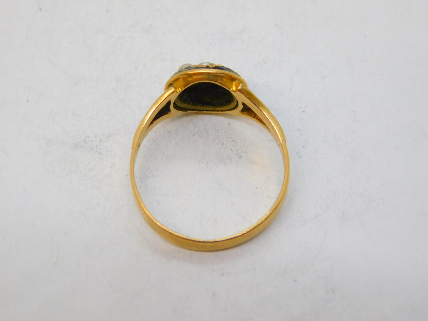 Victorian 18ct Gold Black Enamel 'In Memory Of' Mourning Ring Antique 1870 Birmingham