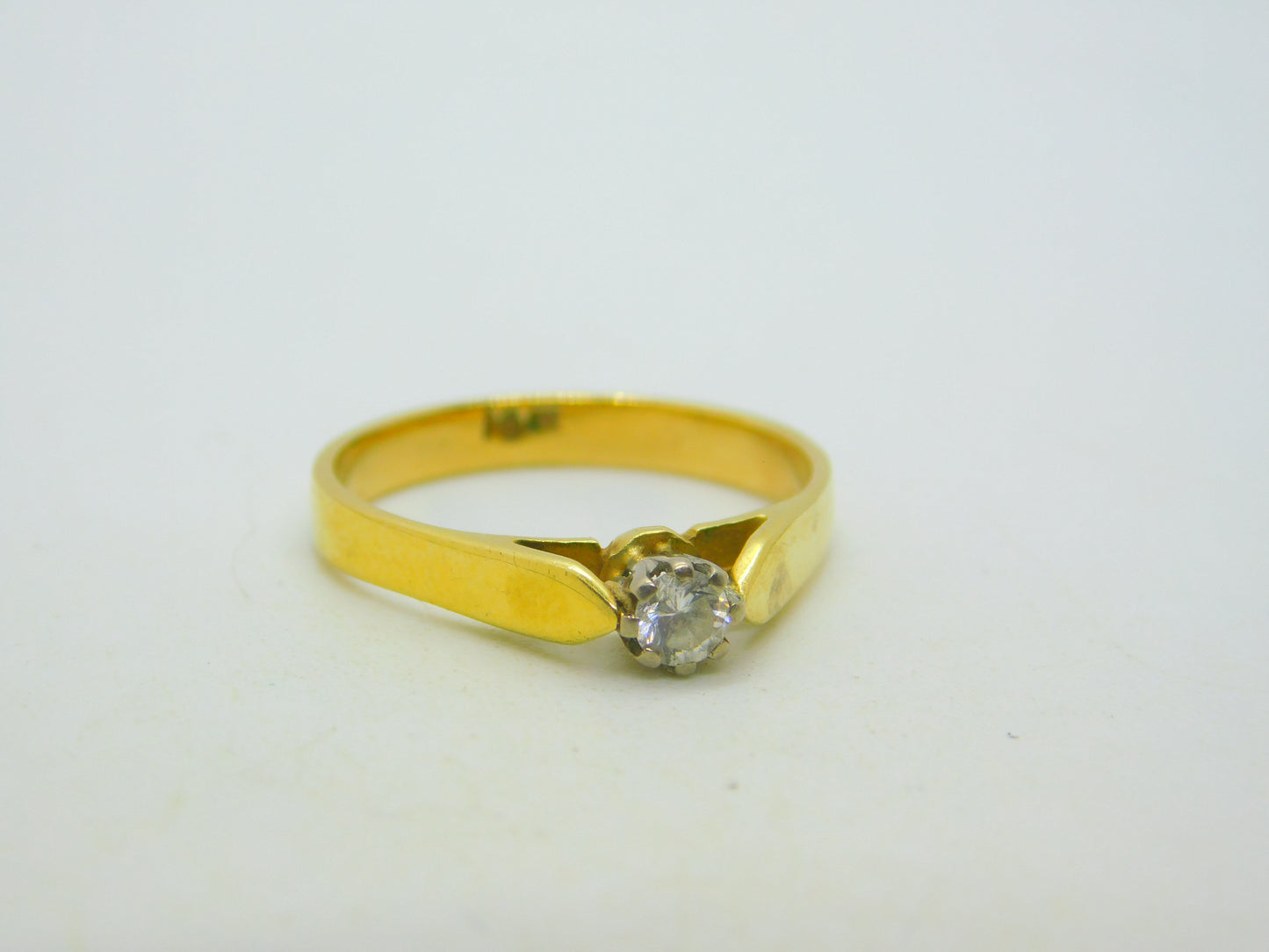 Victorian 18ct Yellow Gold & 0.1ct Diamond Solitaire Ring Antique c1890