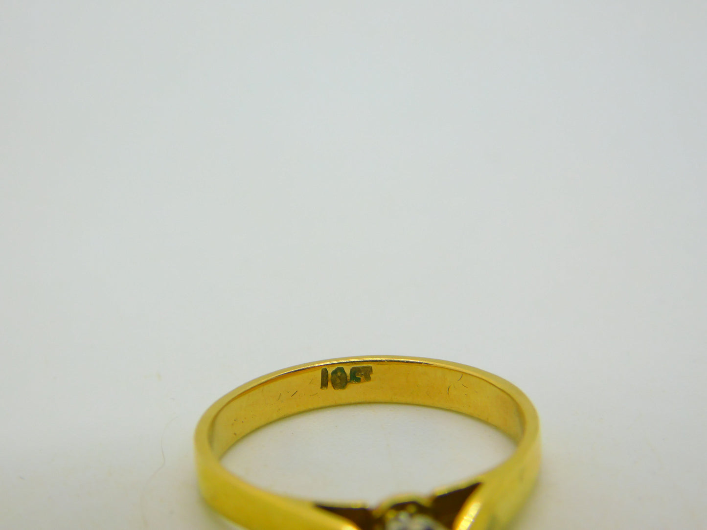 Victorian 18ct Yellow Gold & 0.1ct Diamond Solitaire Ring Antique c1890