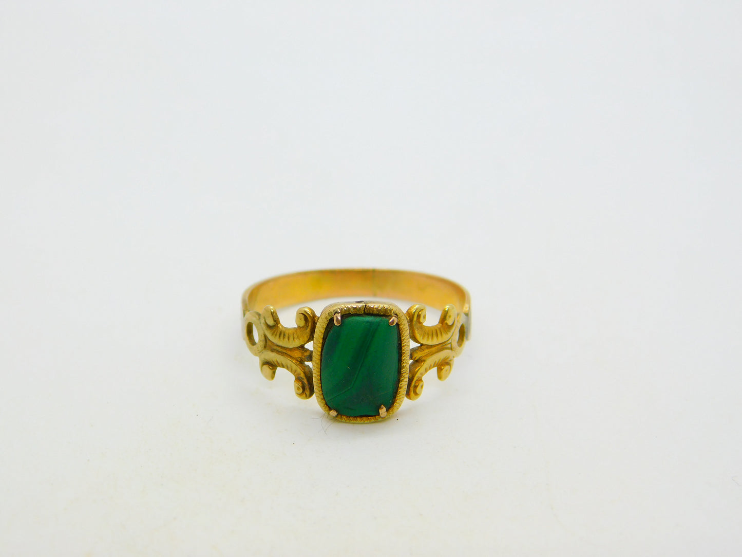 George III 15ct Gold & Green Malachite Panel Set Dress Ring Antique c1790