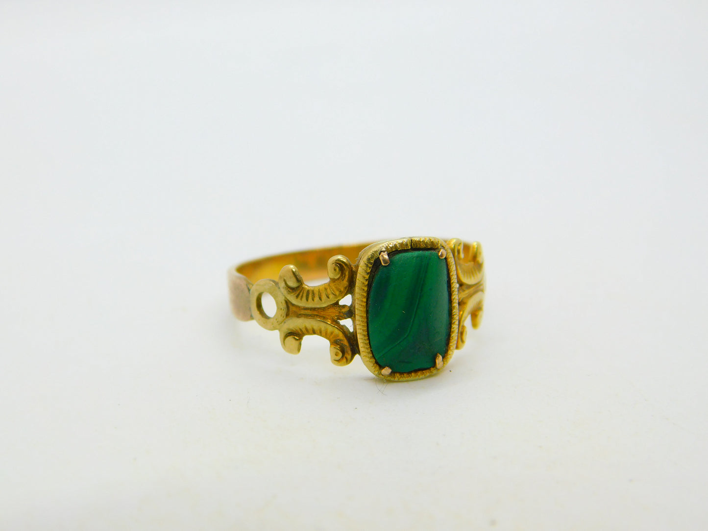 George III 15ct Gold & Green Malachite Panel Set Dress Ring Antique c1790