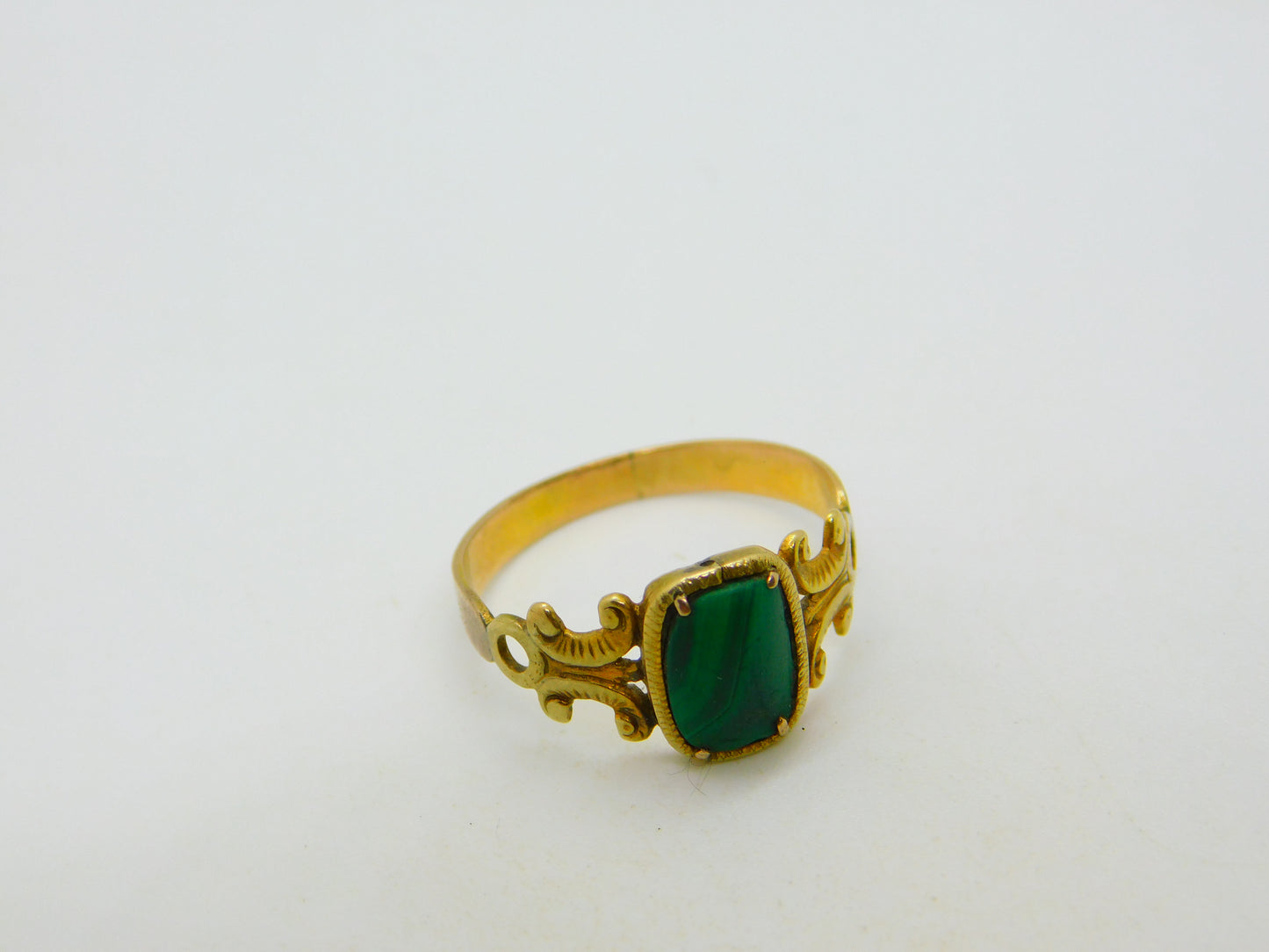 George III 15ct Gold & Green Malachite Panel Set Dress Ring Antique c1790
