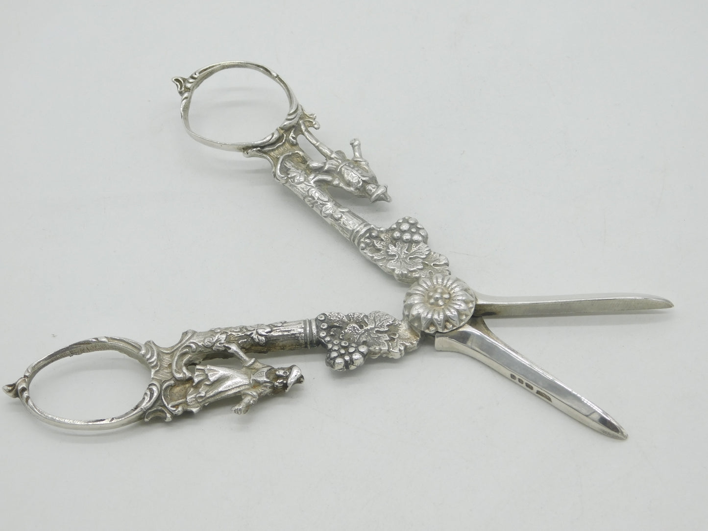 Sterling Silver Regency Couple & Floral Pattern Grape Scissors 1970 Vintage