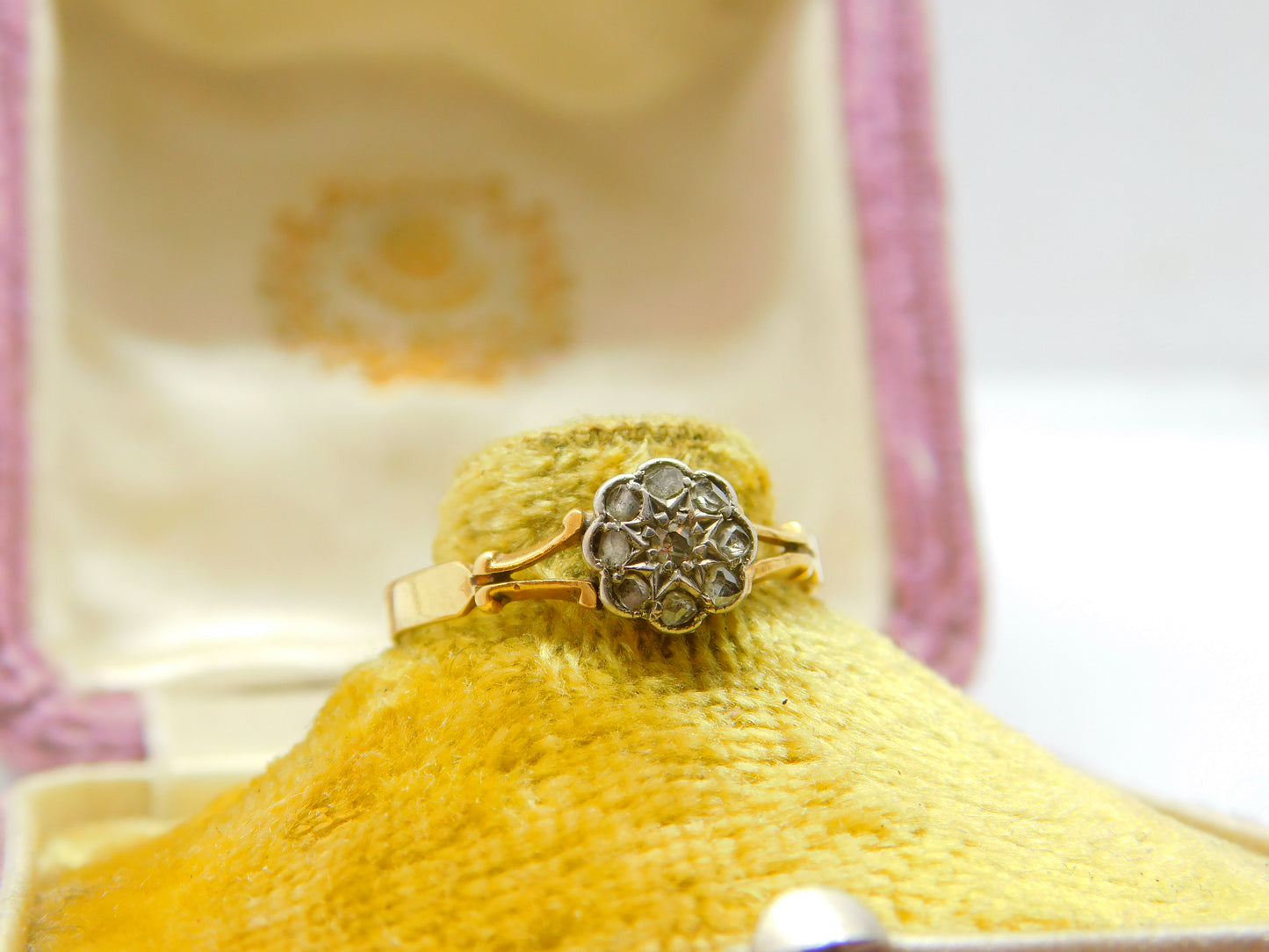 Victorian 18ct Yellow Gold & Diamond Daisy Flower Ring Antique c1890 Size M 1/2