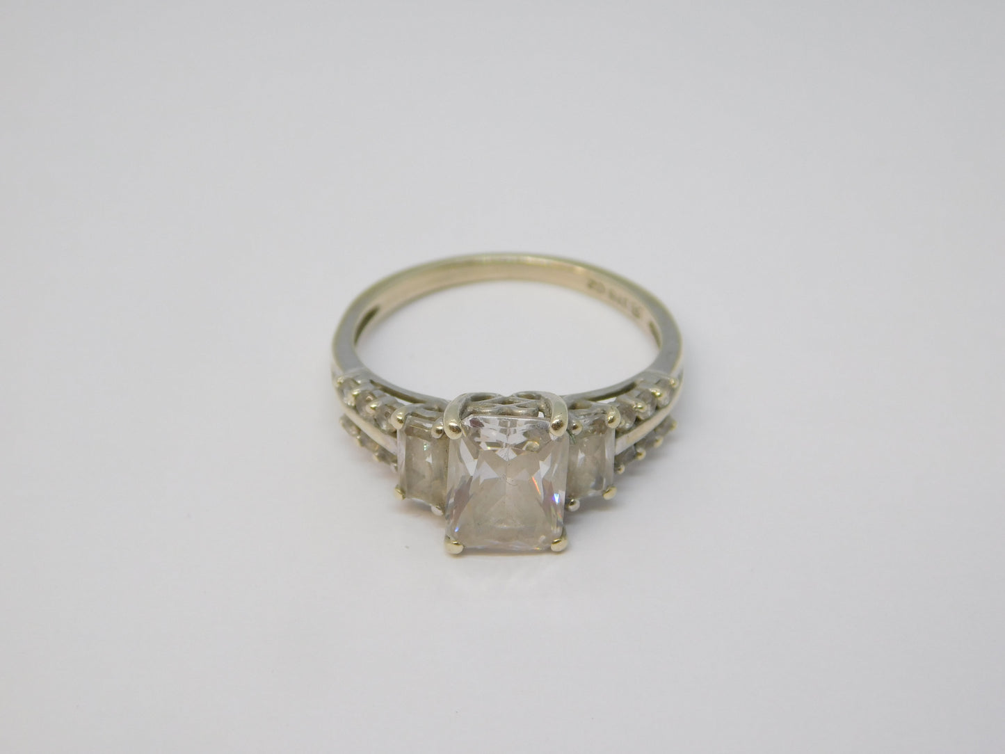 9ct White Gold & Spinel Set Graduating Dress Ring Vintage c1990