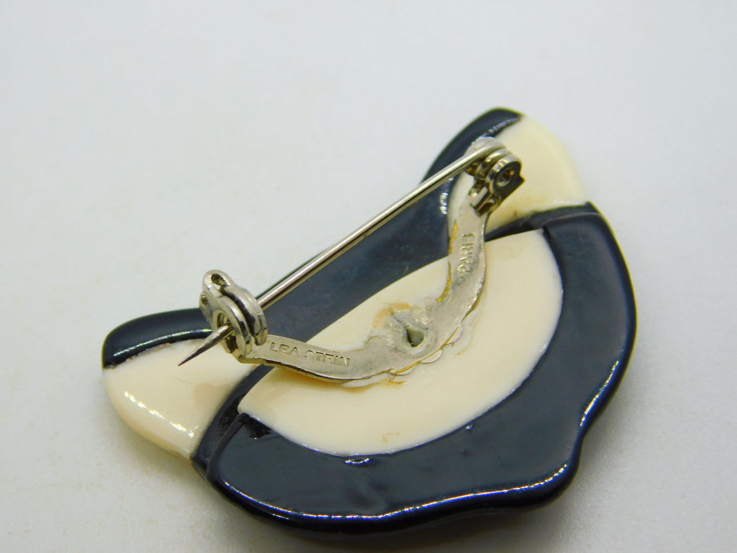 Lea Stein Paris Early Plastic Cat Face Mask Stylistic Brooch Vintage c1950