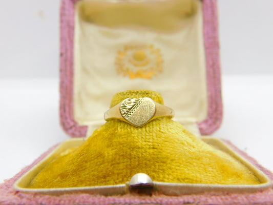 9ct Yellow Gold Heart Form Signet Ring Vintage 1976 Birmingham Size M 1/2 UK