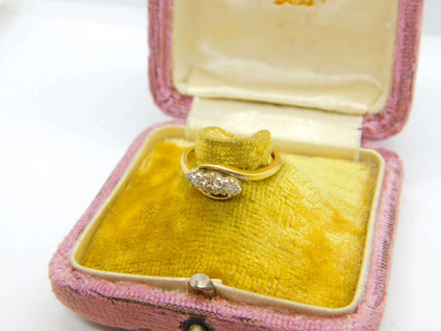 Victorian 18ct Yellow Gold & 0.2ct Diamond Crossover Ring Antique c1890