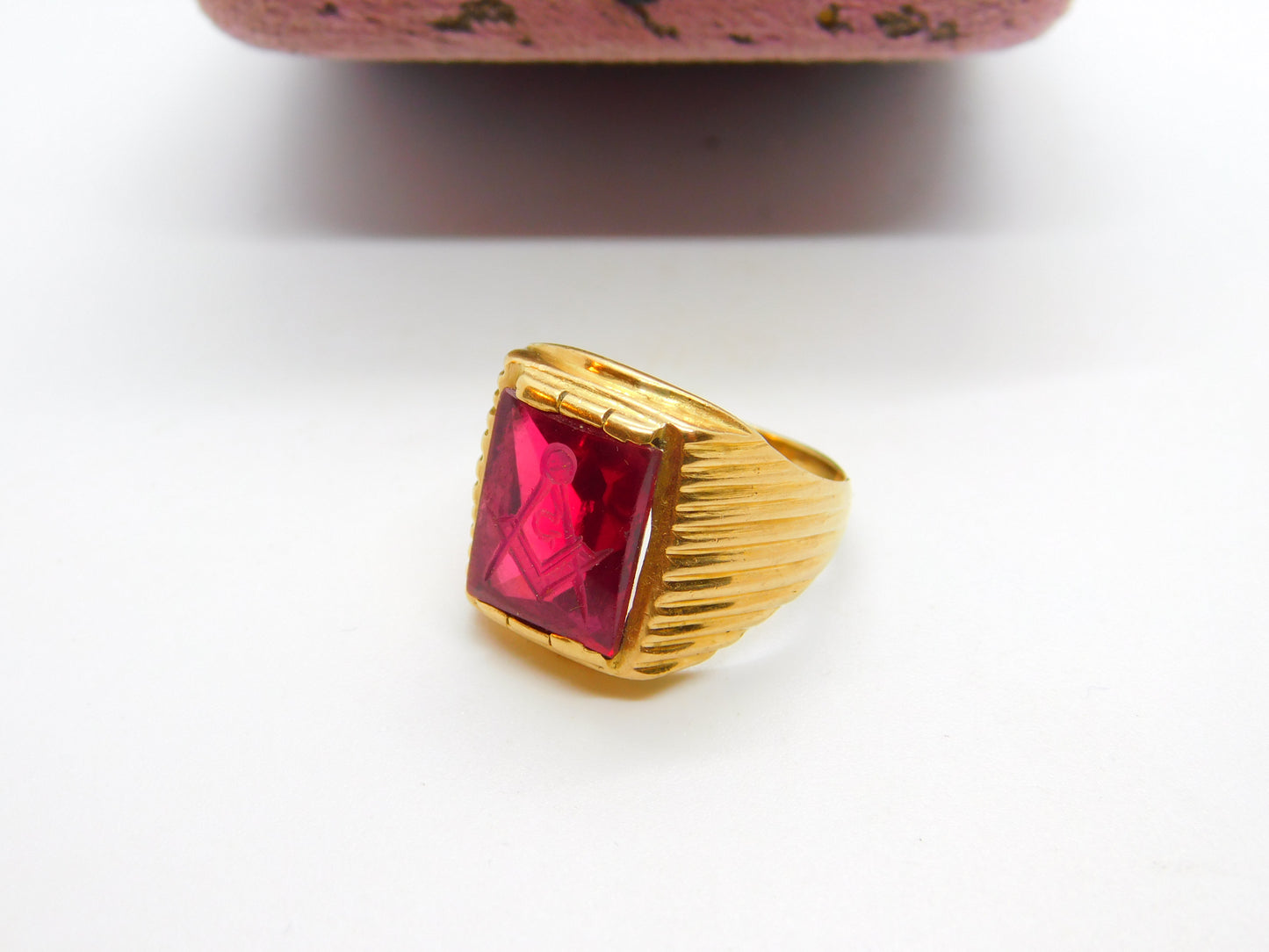 Victorian 18ct Gold Signet Ring with Carved Ruby Masonic Intaglio Crest c1860