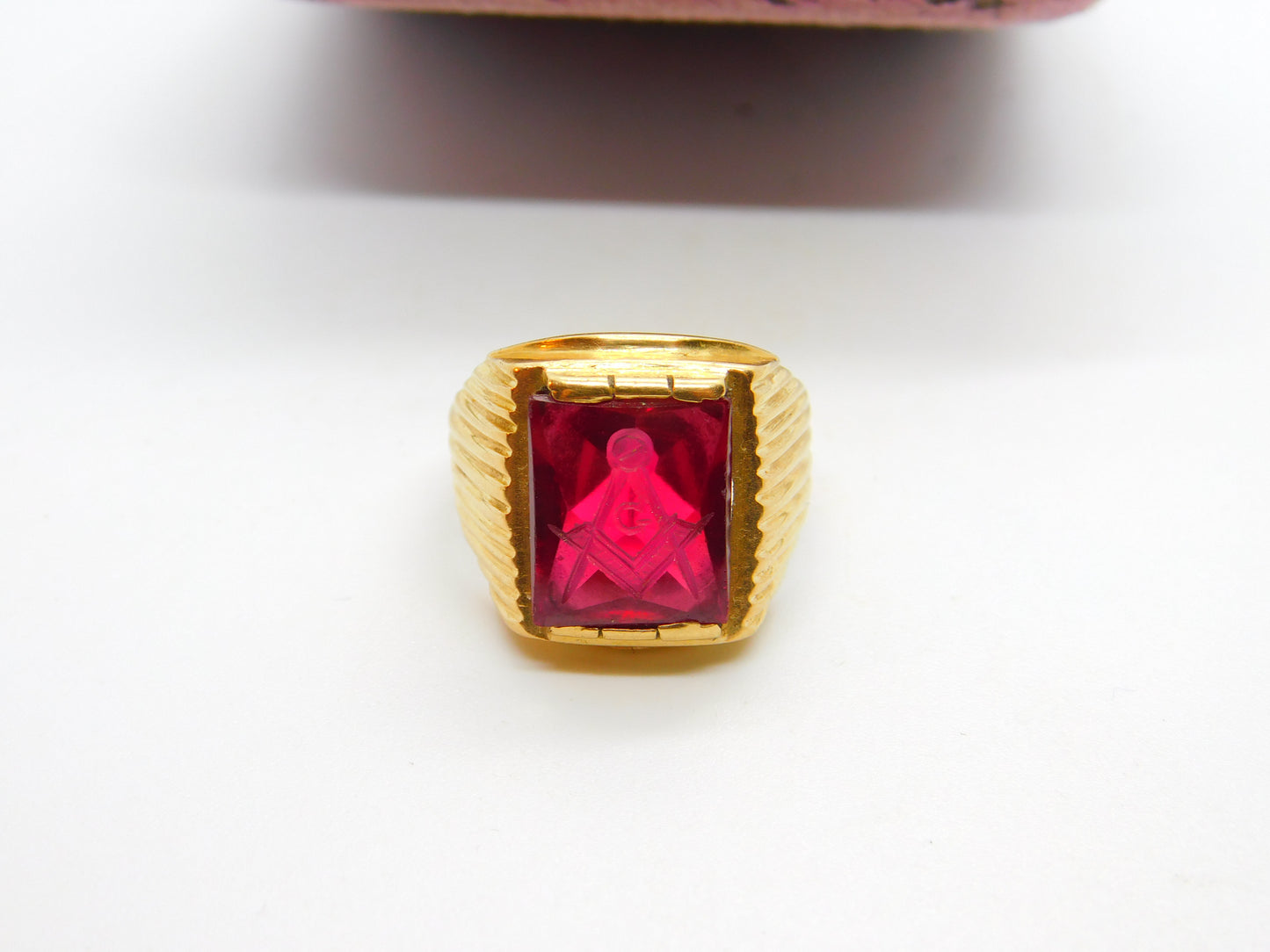 Victorian 18ct Gold Signet Ring with Carved Ruby Masonic Intaglio Crest c1860