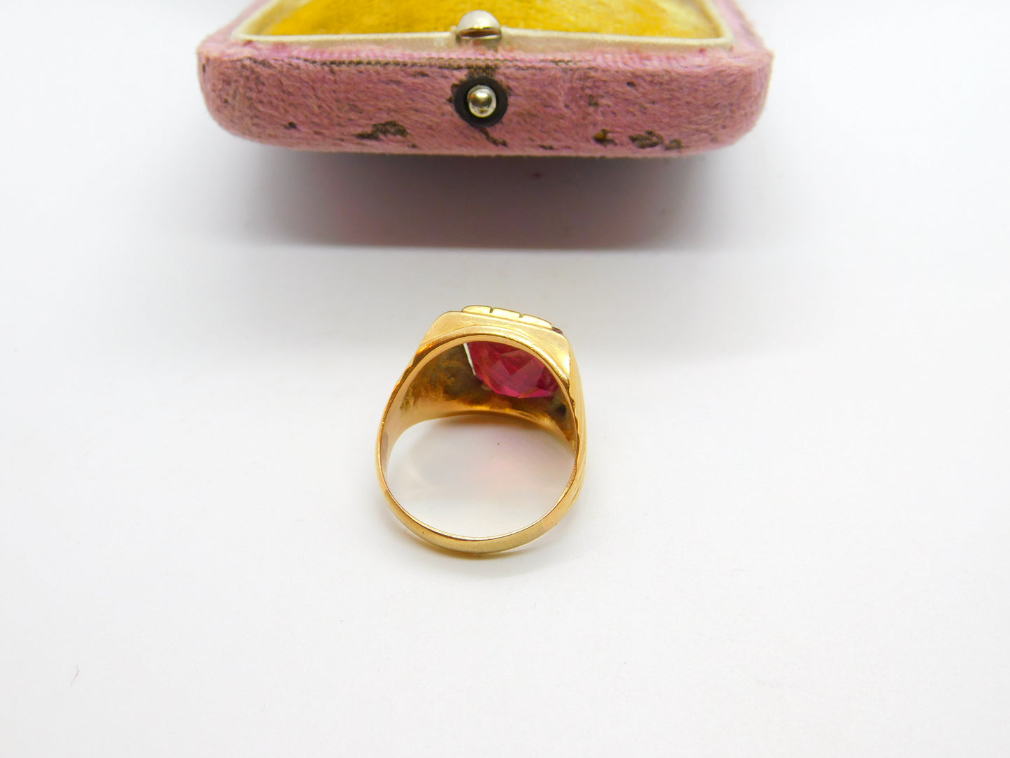 Victorian 18ct Gold Signet Ring with Carved Ruby Masonic Intaglio Crest c1860