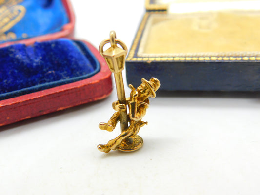 9ct Yellow Gold Articulated Singing In The Rain Charm Pendant Vintage 1982